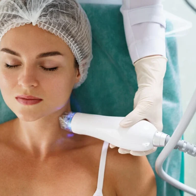 radiofrequency-microneedling-treatment-performed-by-professional-cosmetic-doctor-e1661745703628